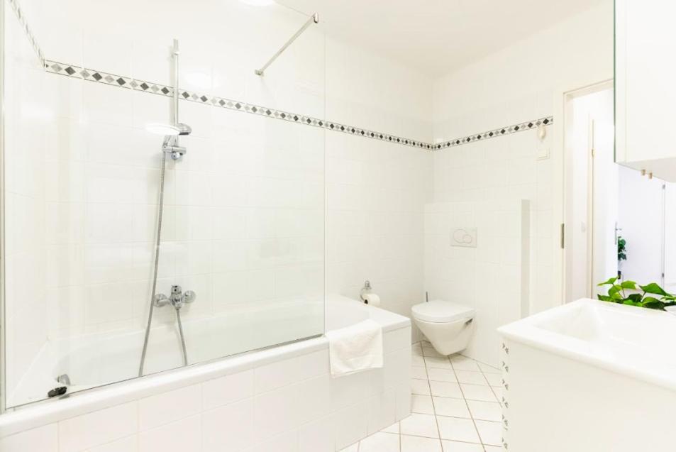 Experience Central Vienna From A Stylish And Modern Apartment ภายนอก รูปภาพ